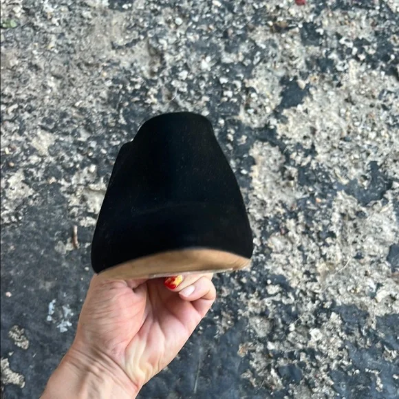 Like new Vince Black Suede Mules - Picture 4 of 13
